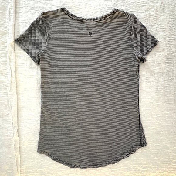 EXCELLENT Lululemon Love Crew III Black/White Striped Short Sleeve T-Shirt Top 4 - Picture 5 of 9